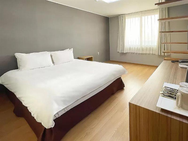 Pampas Hotel Jeju Esterno foto