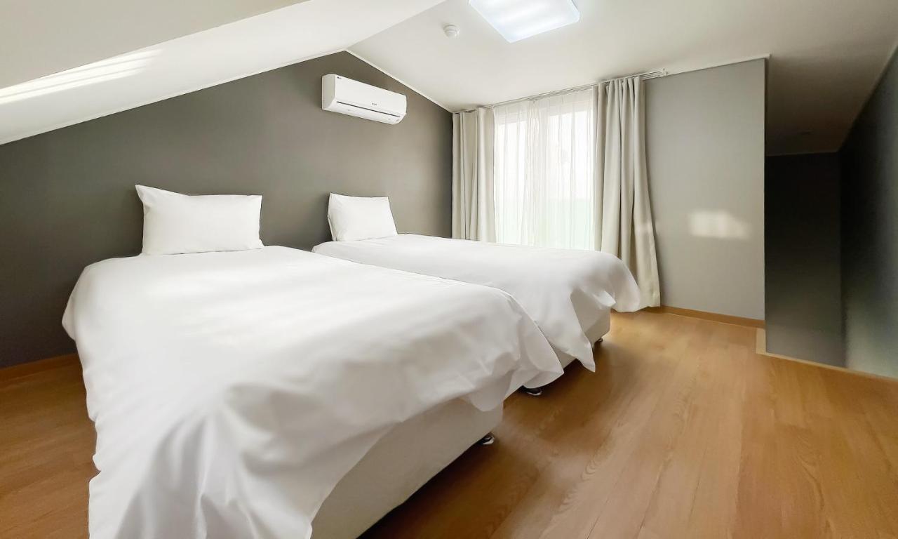 Pampas Hotel Jeju Esterno foto