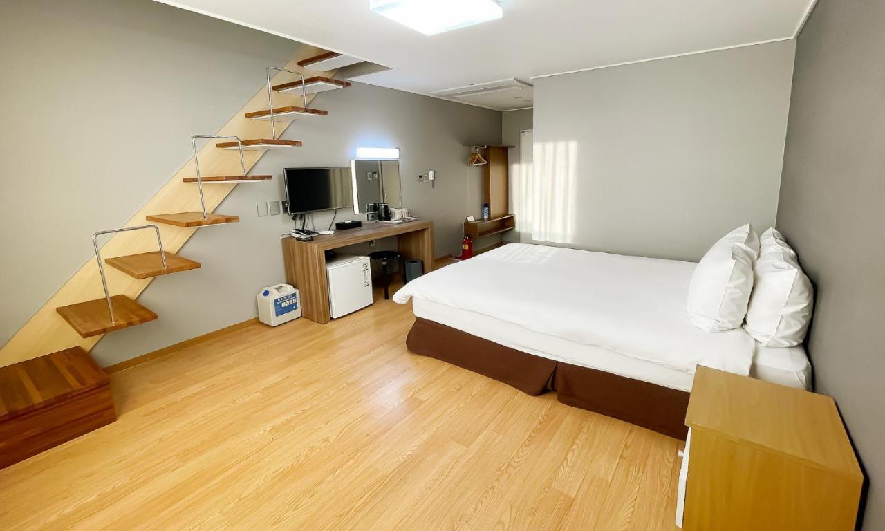 Pampas Hotel Jeju Esterno foto