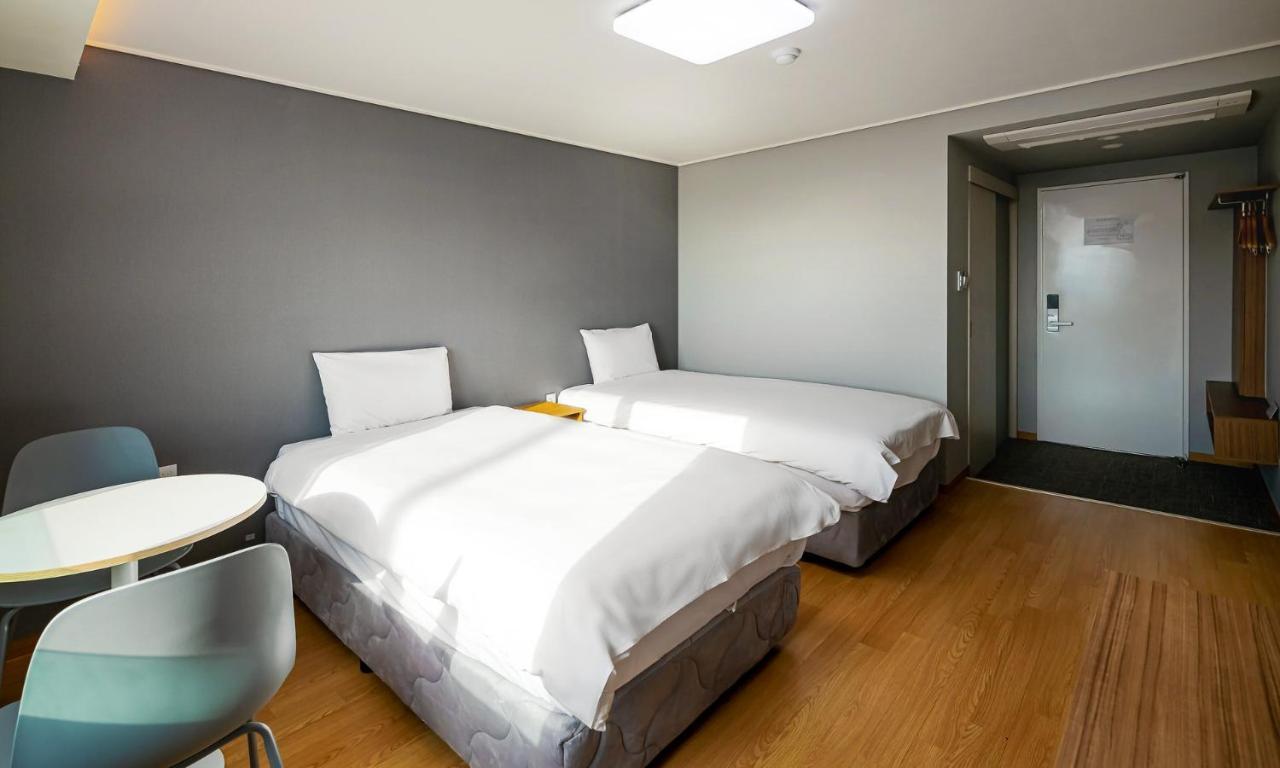 Pampas Hotel Jeju Esterno foto