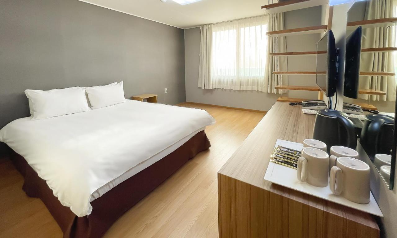 Pampas Hotel Jeju Esterno foto